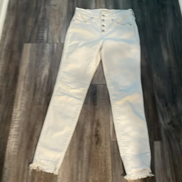 Madewell 10" High-Rise Skinny Crop Jeans in Pure White: Button-Front Edition 26 - Picture 2 of 8